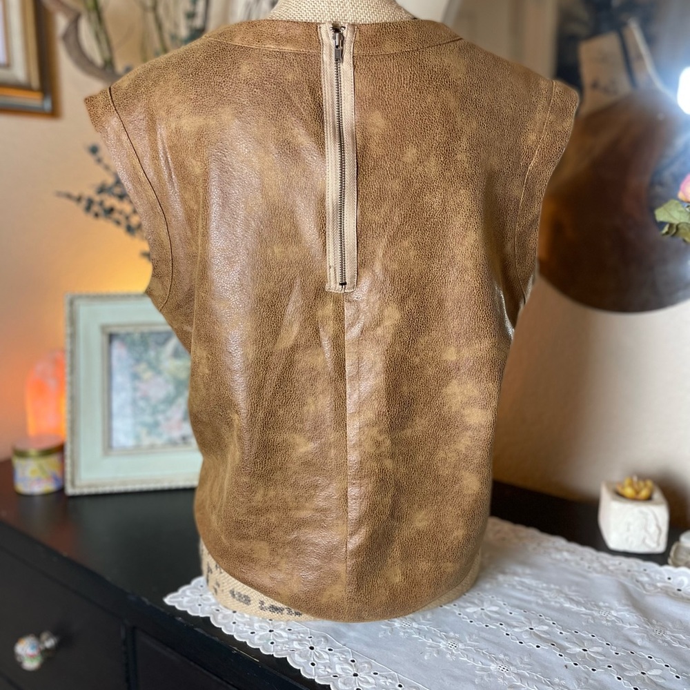 Faux leather top - Picture 2 of 5